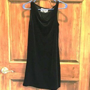DKNY BLACK VELVET SLEEVELESS DRESS, SIZE 4 PETITE